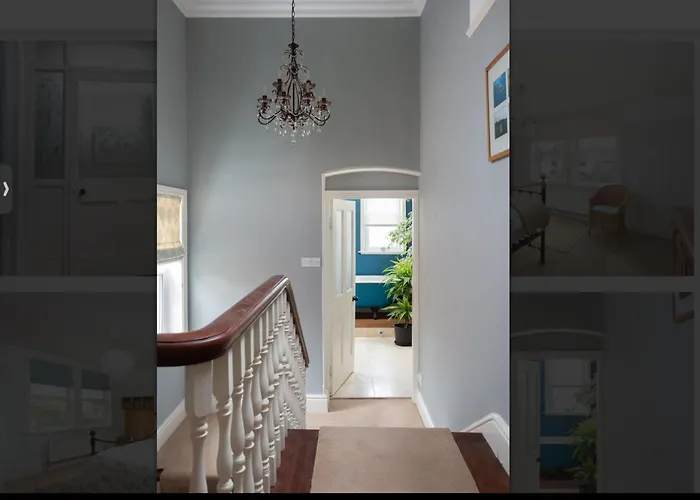 Entire Three Bed House In Wigginton, בית נופש