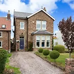 Vakantiehuis Entire Three Bed House In Wigginton,